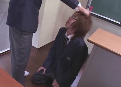 【ゲイ動画】真面目なメガネ男子校生がDQNなクラスメイトに注意すると逆上されレイプ！途中で先生も交じって3Pにハッテン！